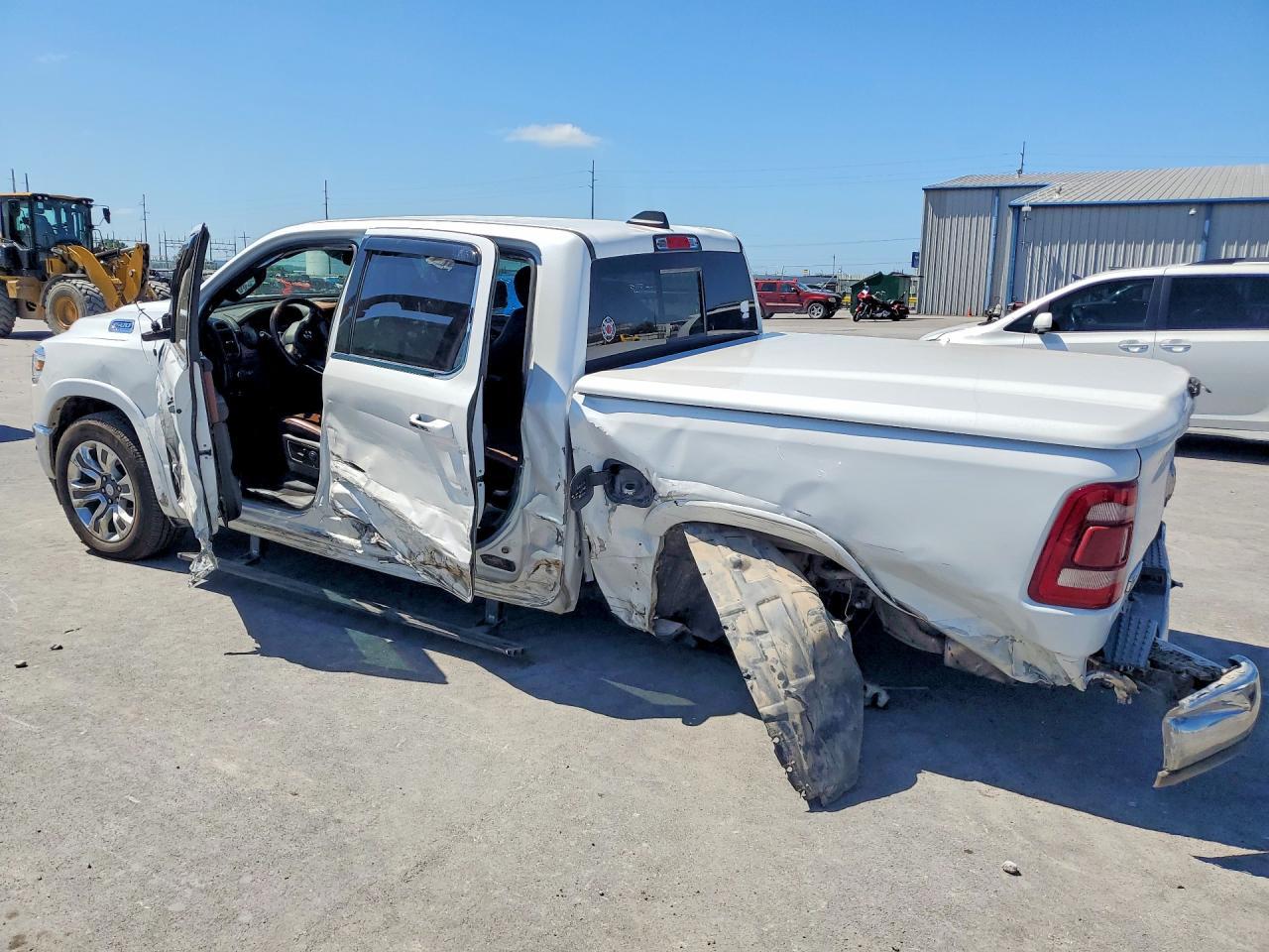 2022 Ram 1500 Longhorn - Фото 2