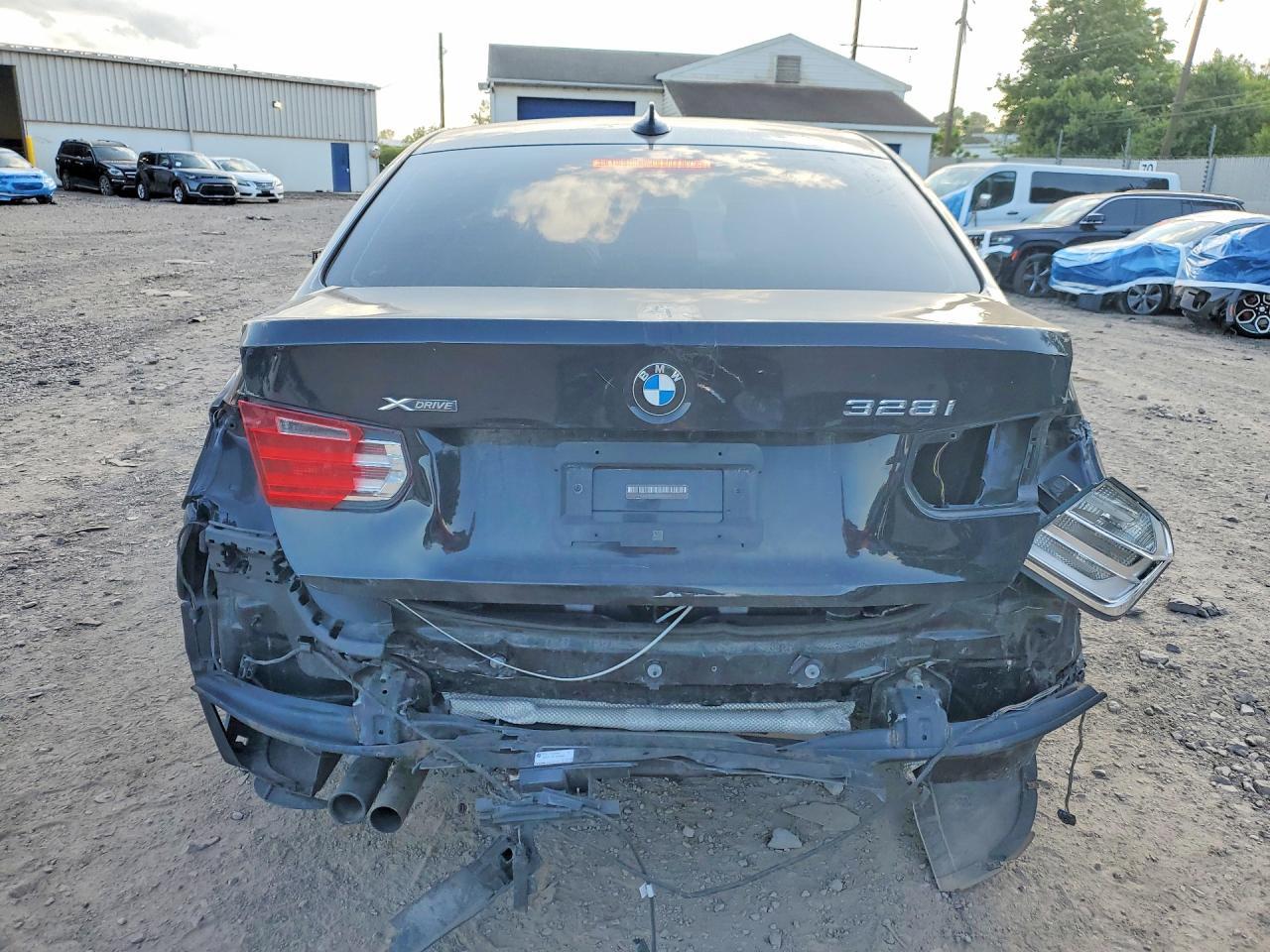 2013 BMW 328 Xi Sulev - Image 6