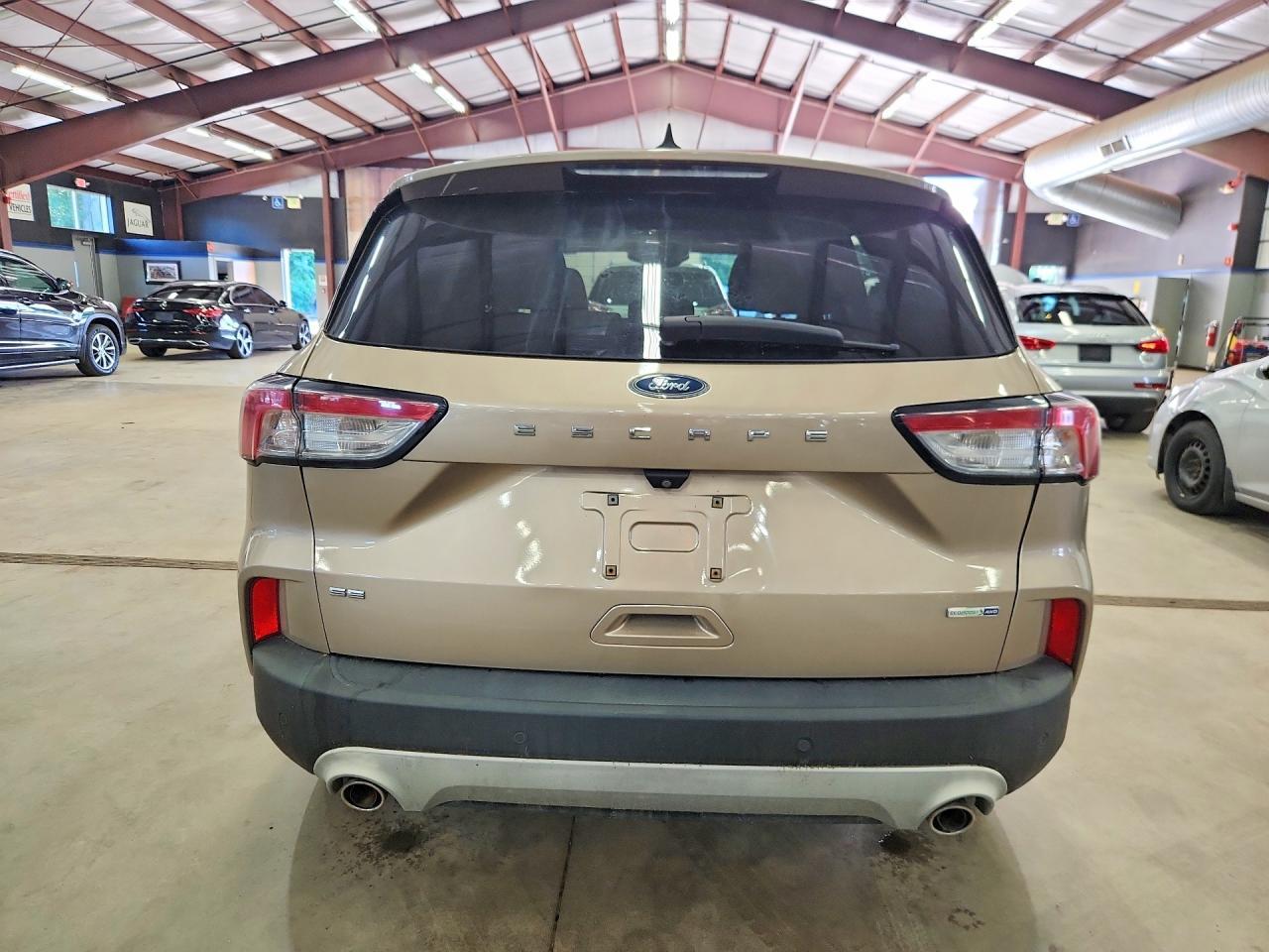 2020 Ford Escape Se - Фото 6