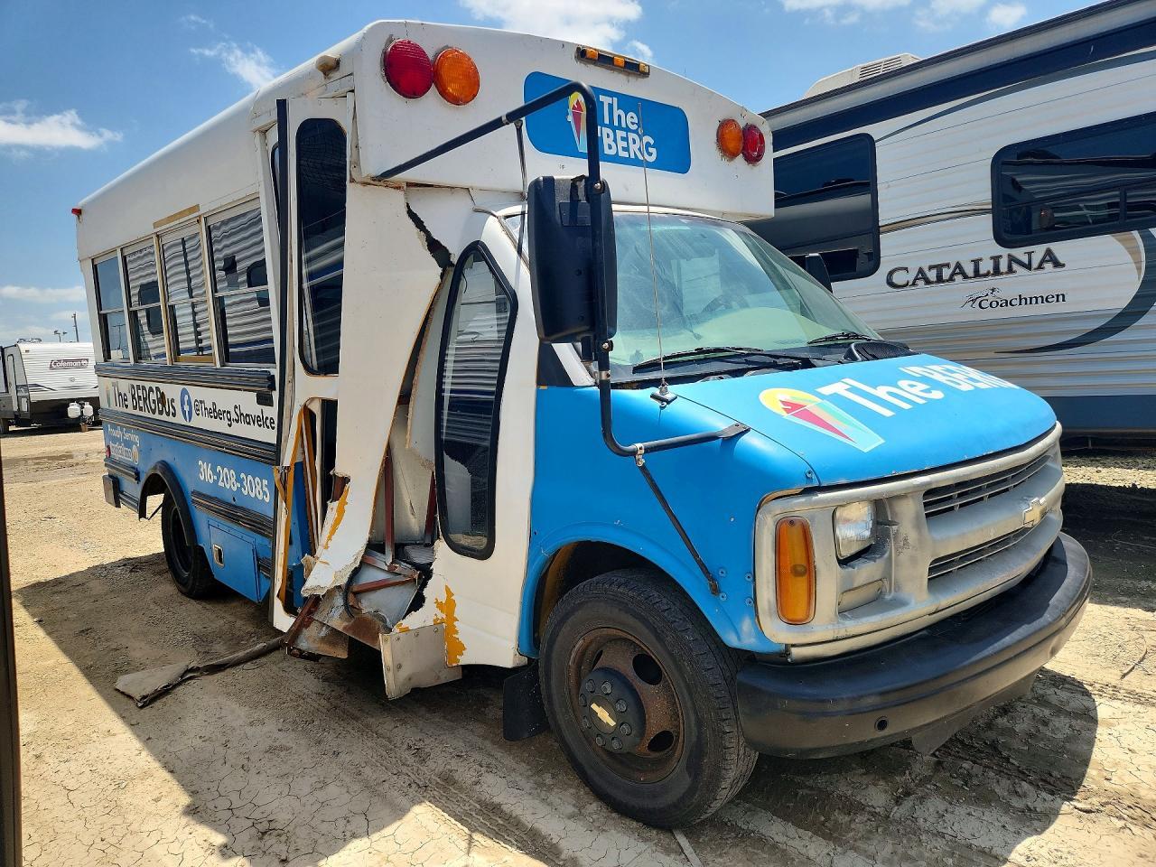 2000 Cprd Express 3500 - Shuttle Bus - Image 4