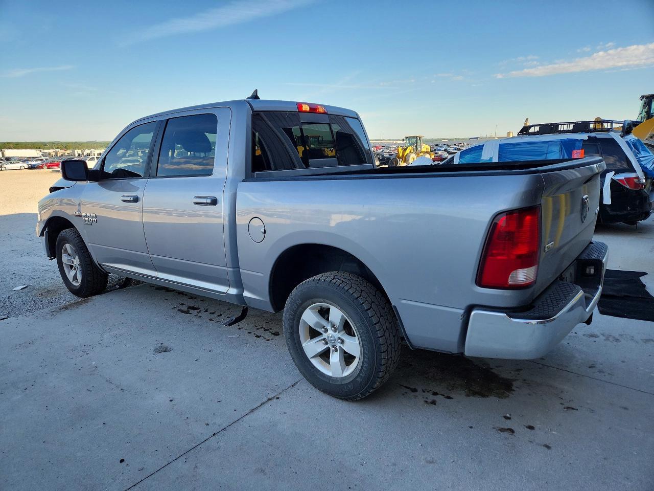2019 Ram 1500 Classic Slt - Фото 2