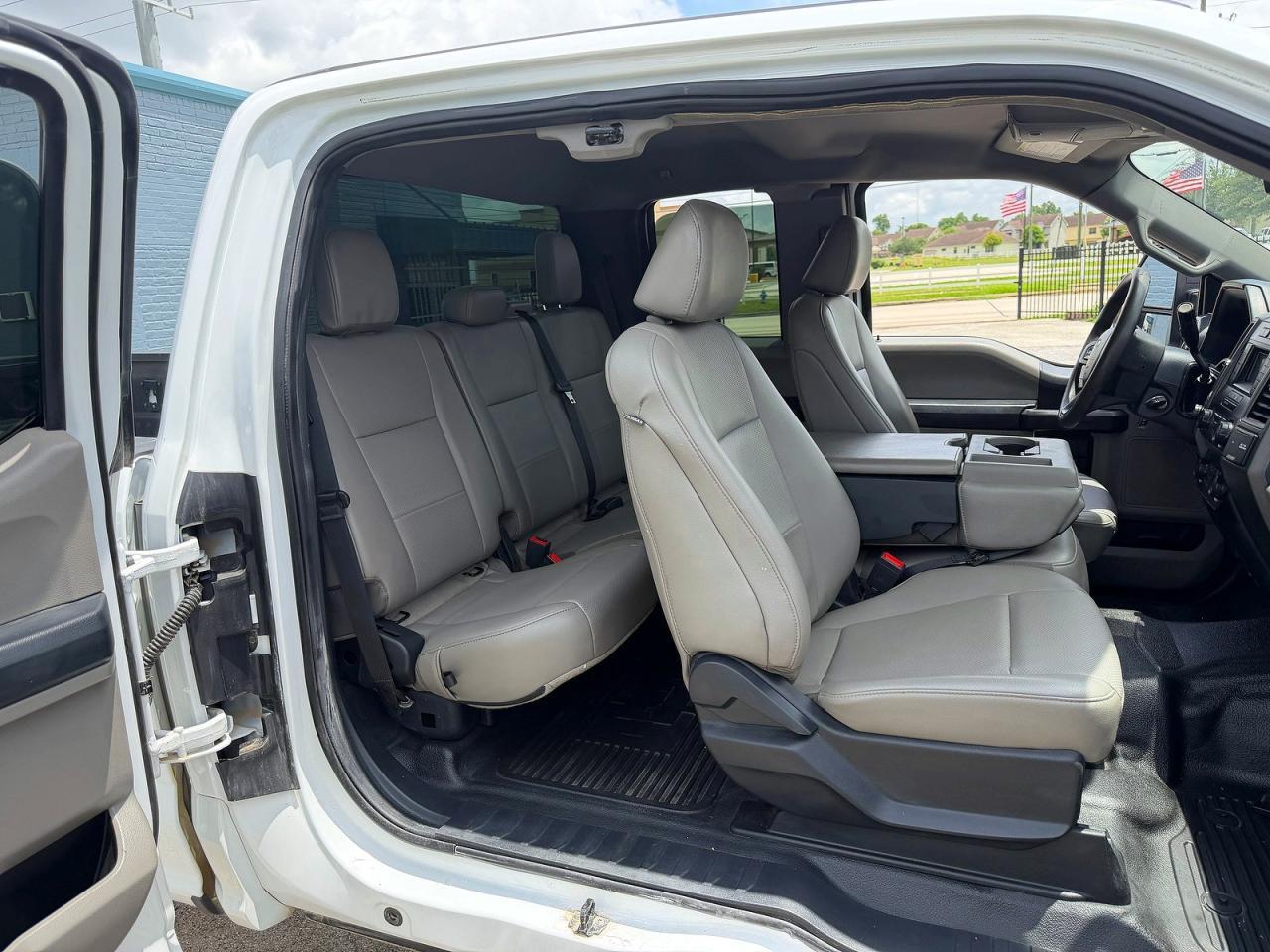 2022 Ford F250 Super Duty - Image 6