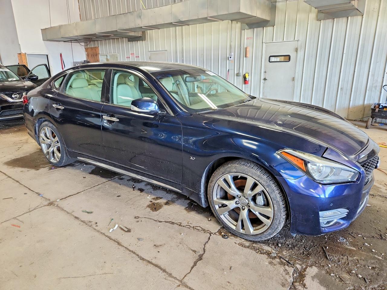 2017 Infiniti Q70L 3.7 - Фото 4