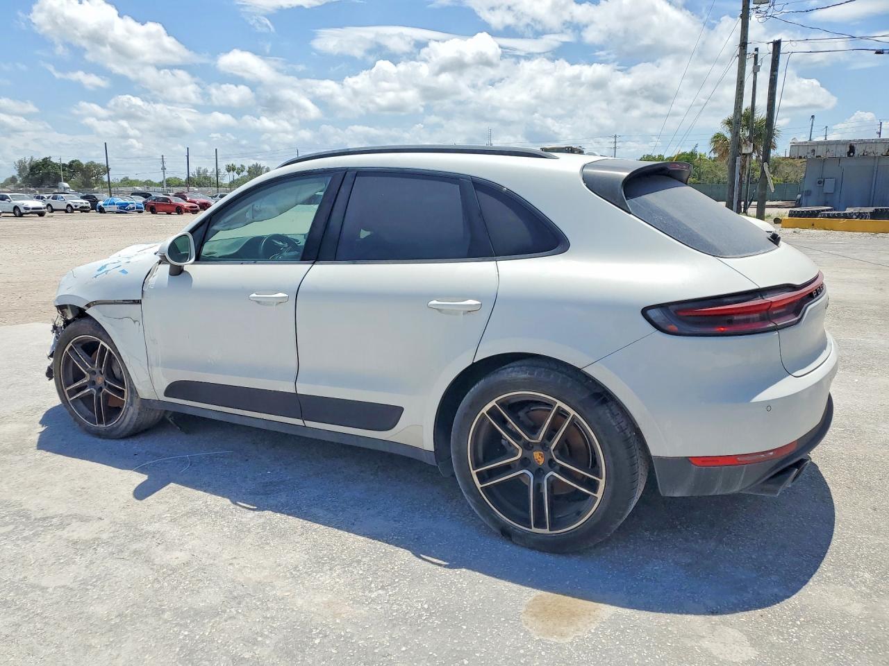 2019 Porsche Macan S - Image 2