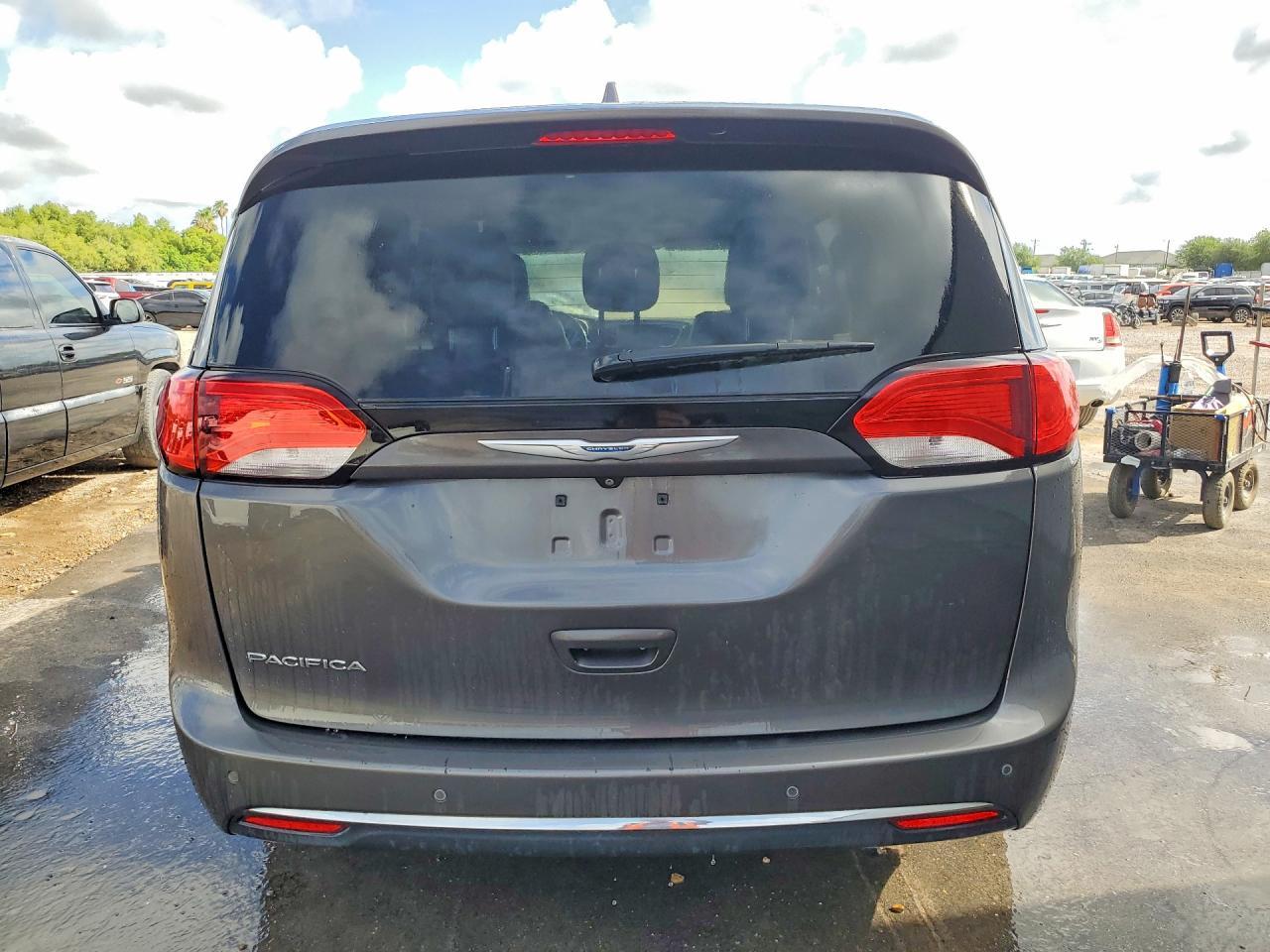 2017 Chrysler Pacifica Touring L - Image 6