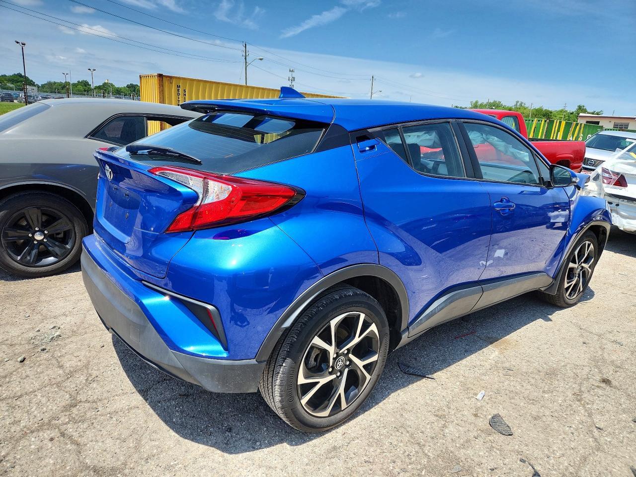 2018 Toyota C-Hr Xle - Image 3