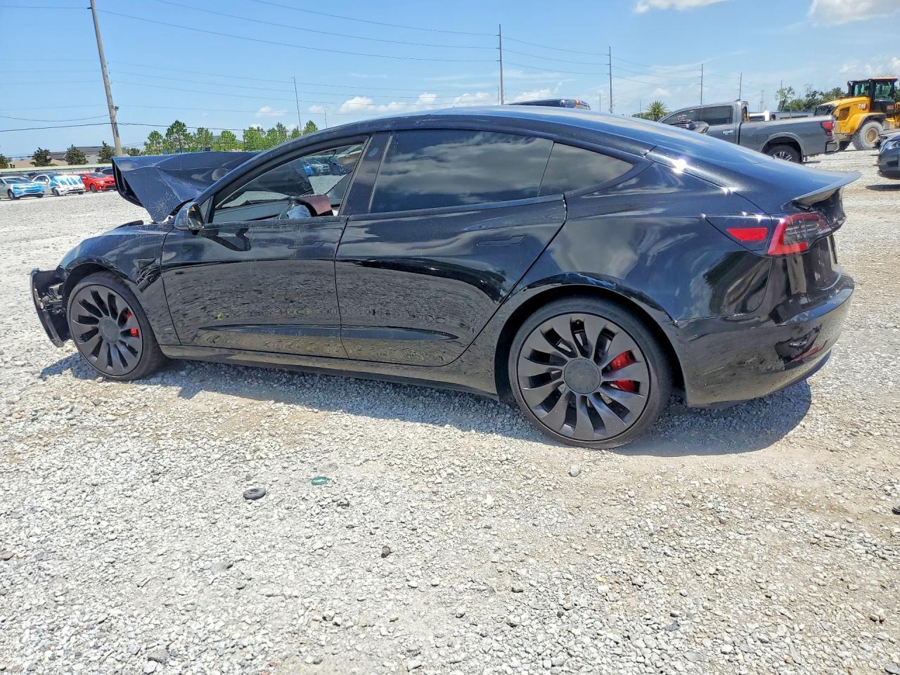 2022 Tesla Model 3 - Фото 2