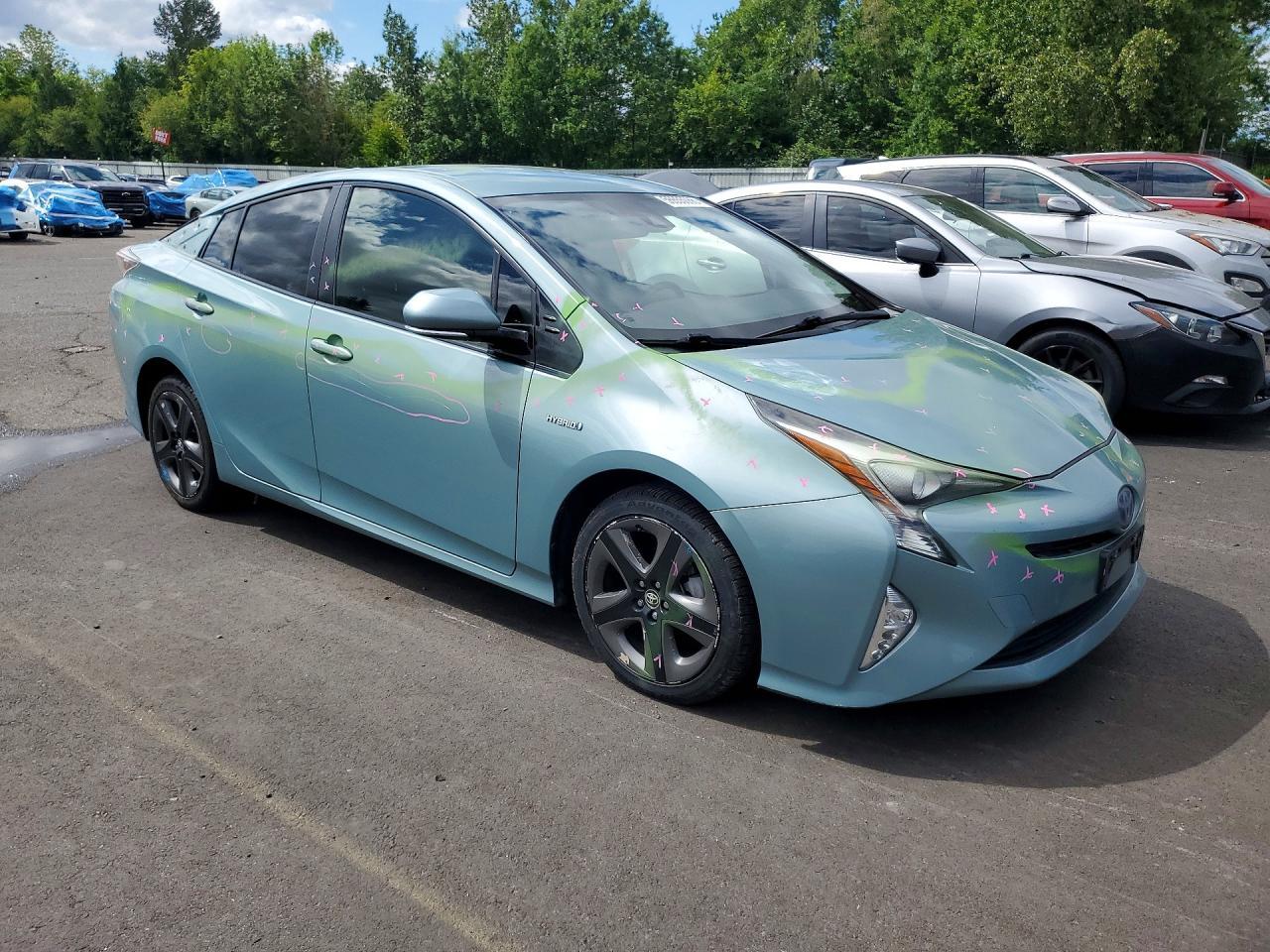 2016 Toyota Prius Three Touring - Image 4