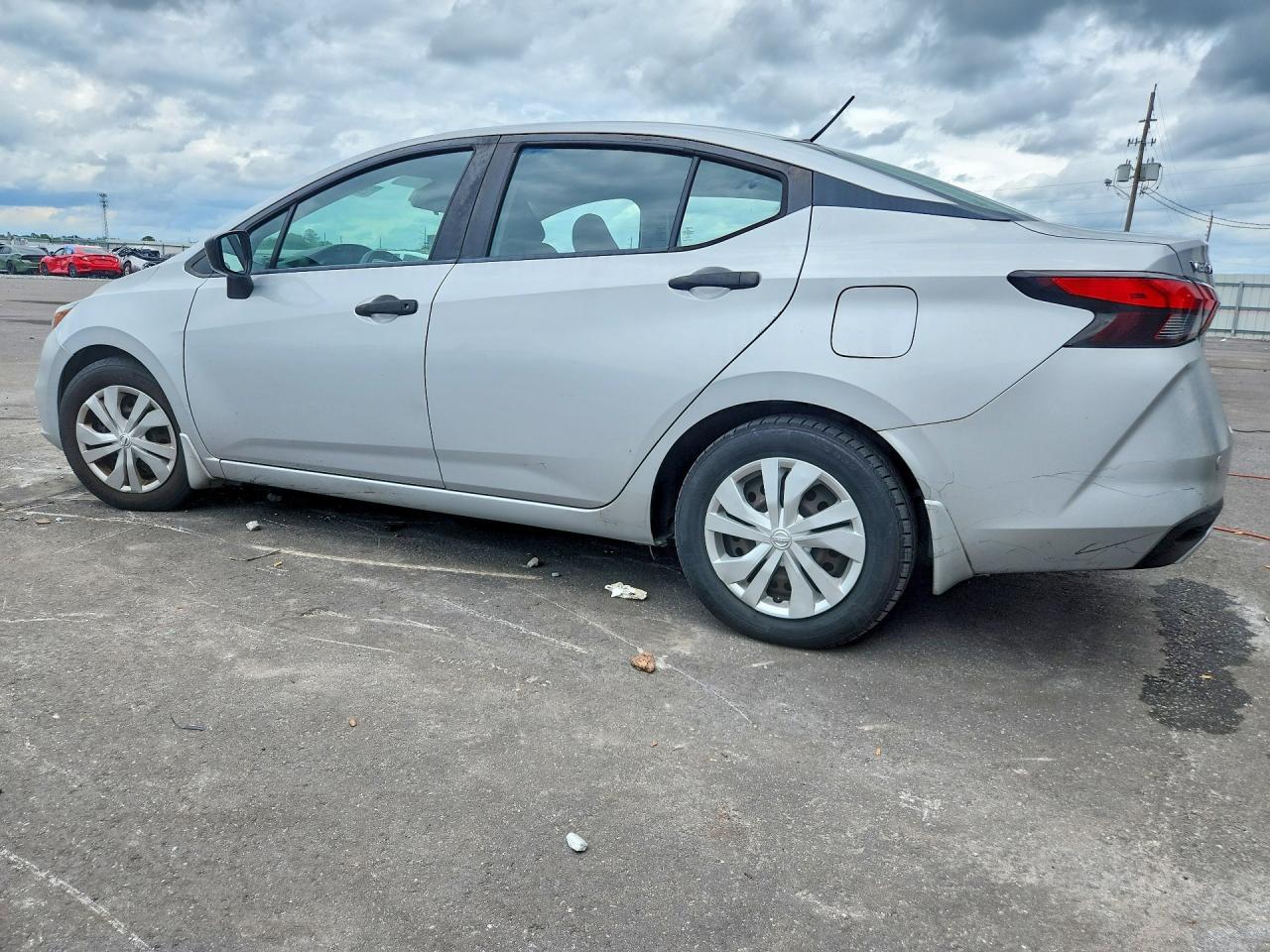 2020 Nissan Versa S - Фото 2