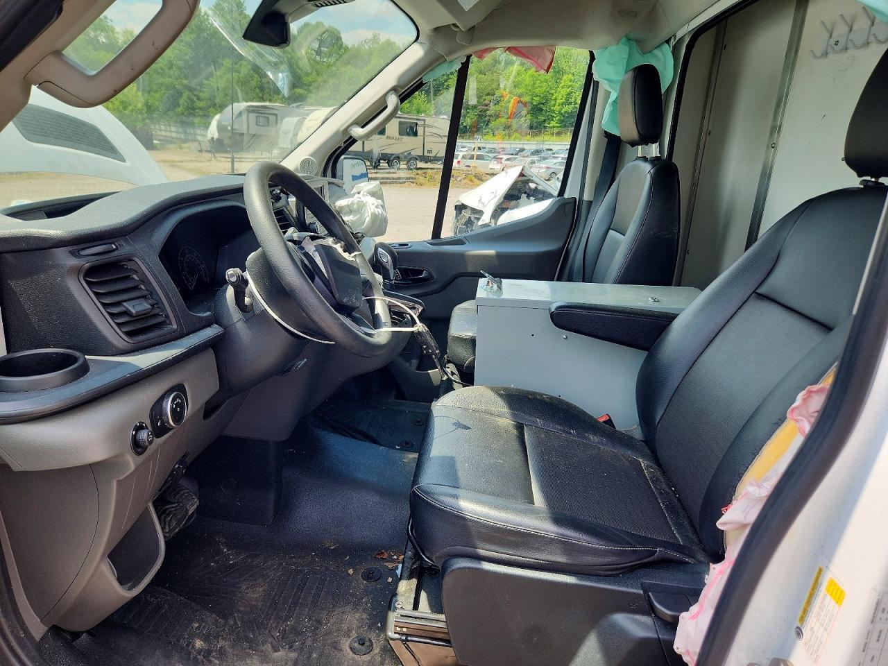 2022 Ford Transit Box Truck - Фото 7