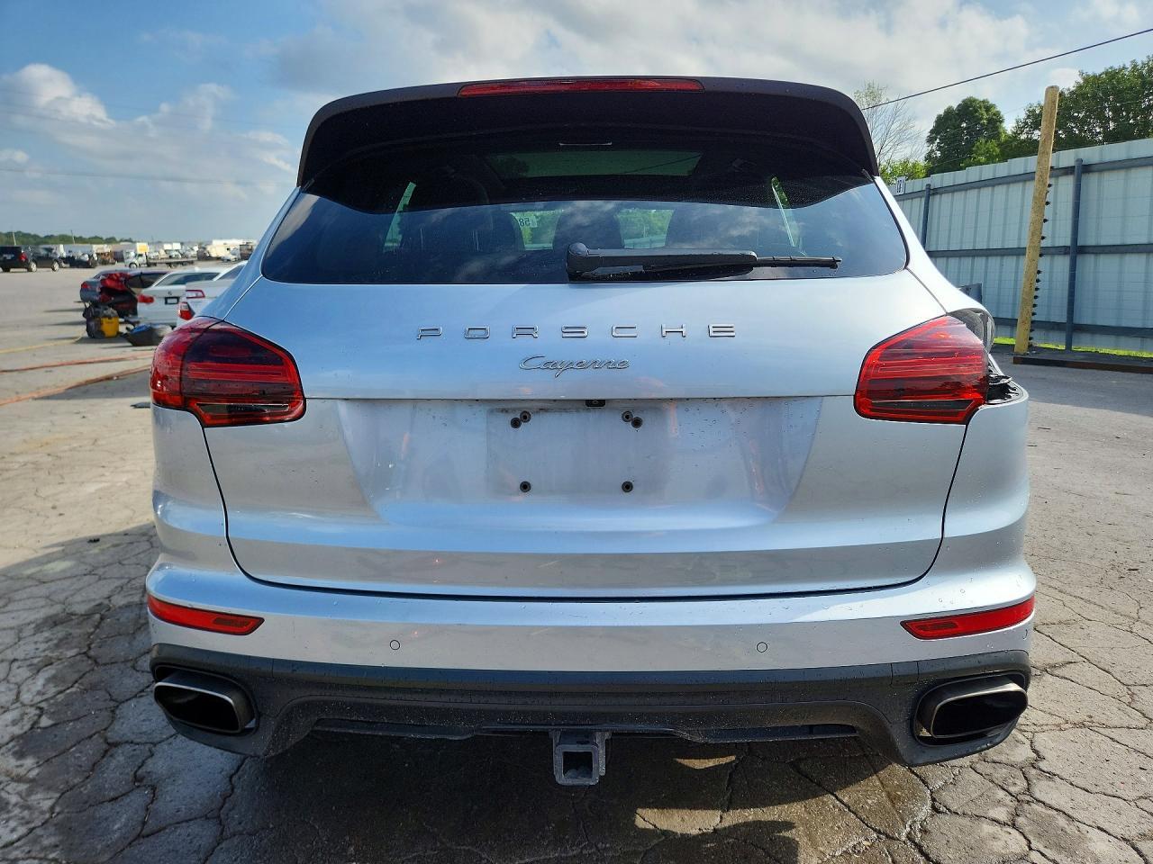 2017 Porsche Cayenne - Image 6
