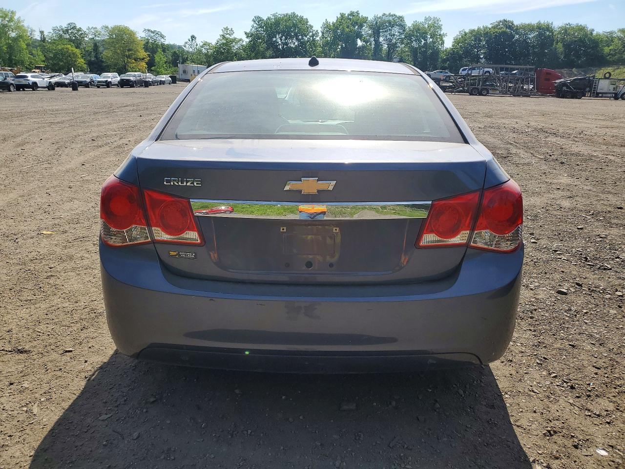 2014 Chevrolet Cruz - Image 6