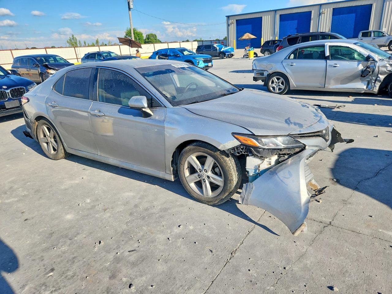 2020 Toyota Camry Le - Фото 4
