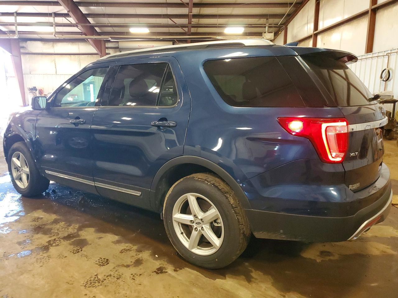 2016 Ford Explorer Xlt - Image 2