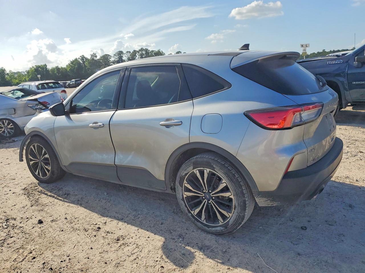 2022 Ford Escape Se - Фото 2
