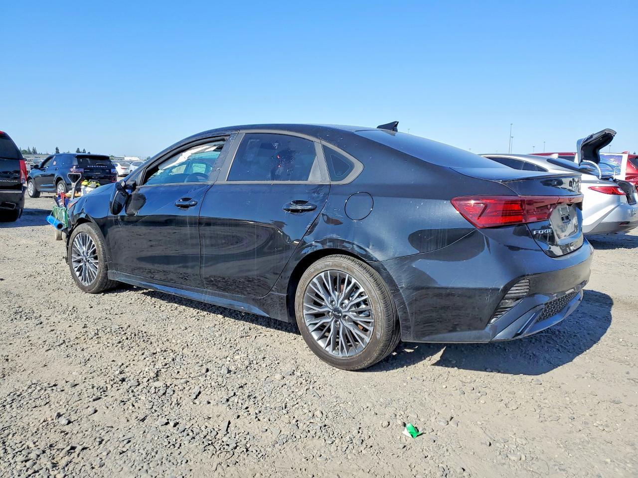 2024 Kia Forte Gt Line - Фото 2
