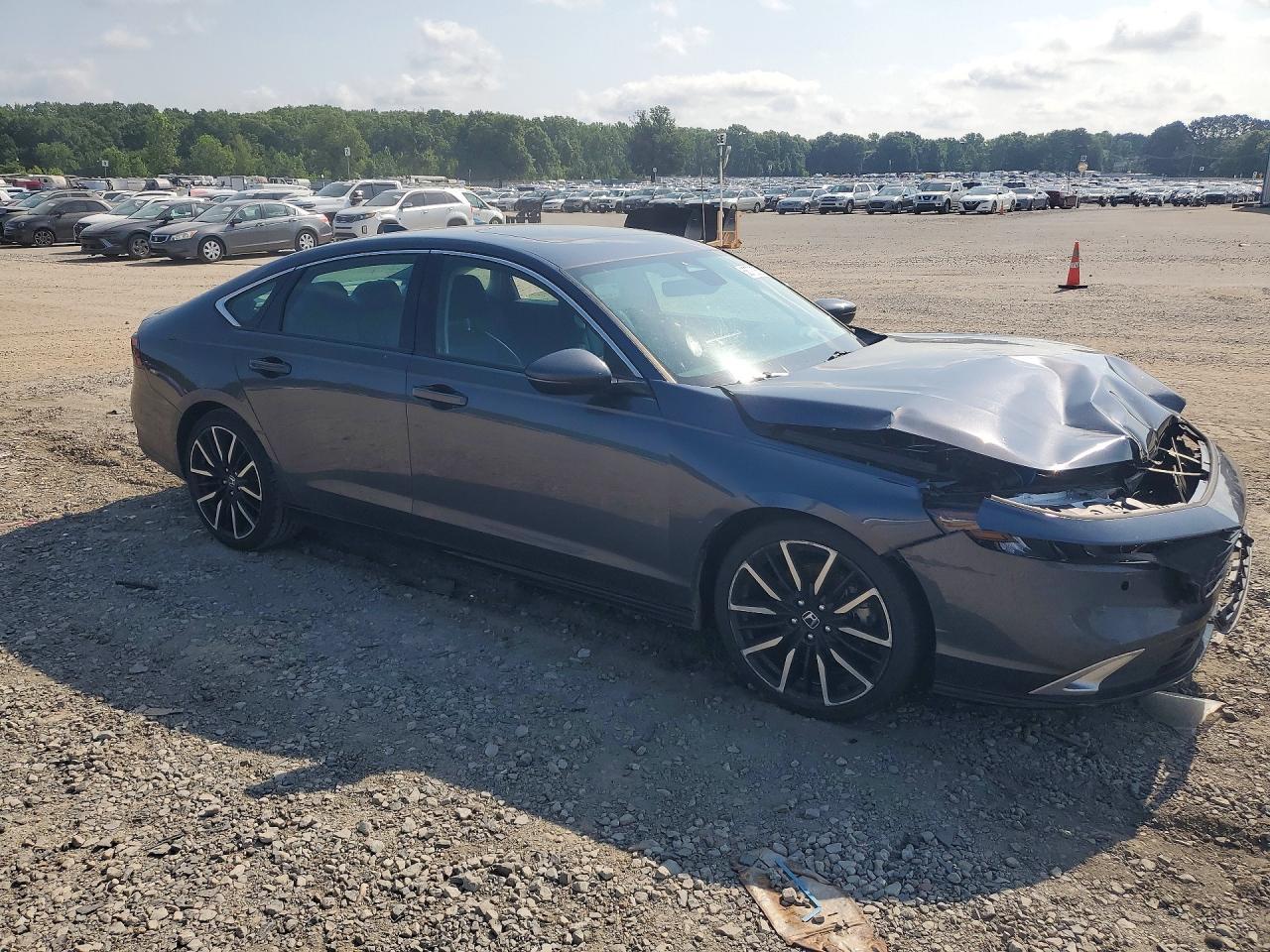 2023 Honda Accord Touring Hybrid - Image 4