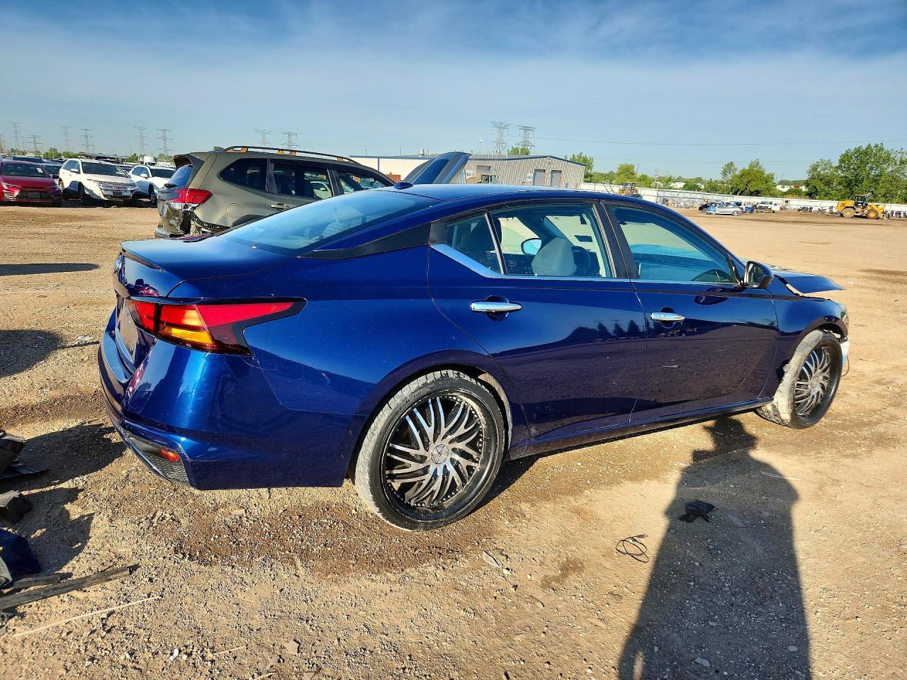 2019 Nissan Altima S - Фото 3