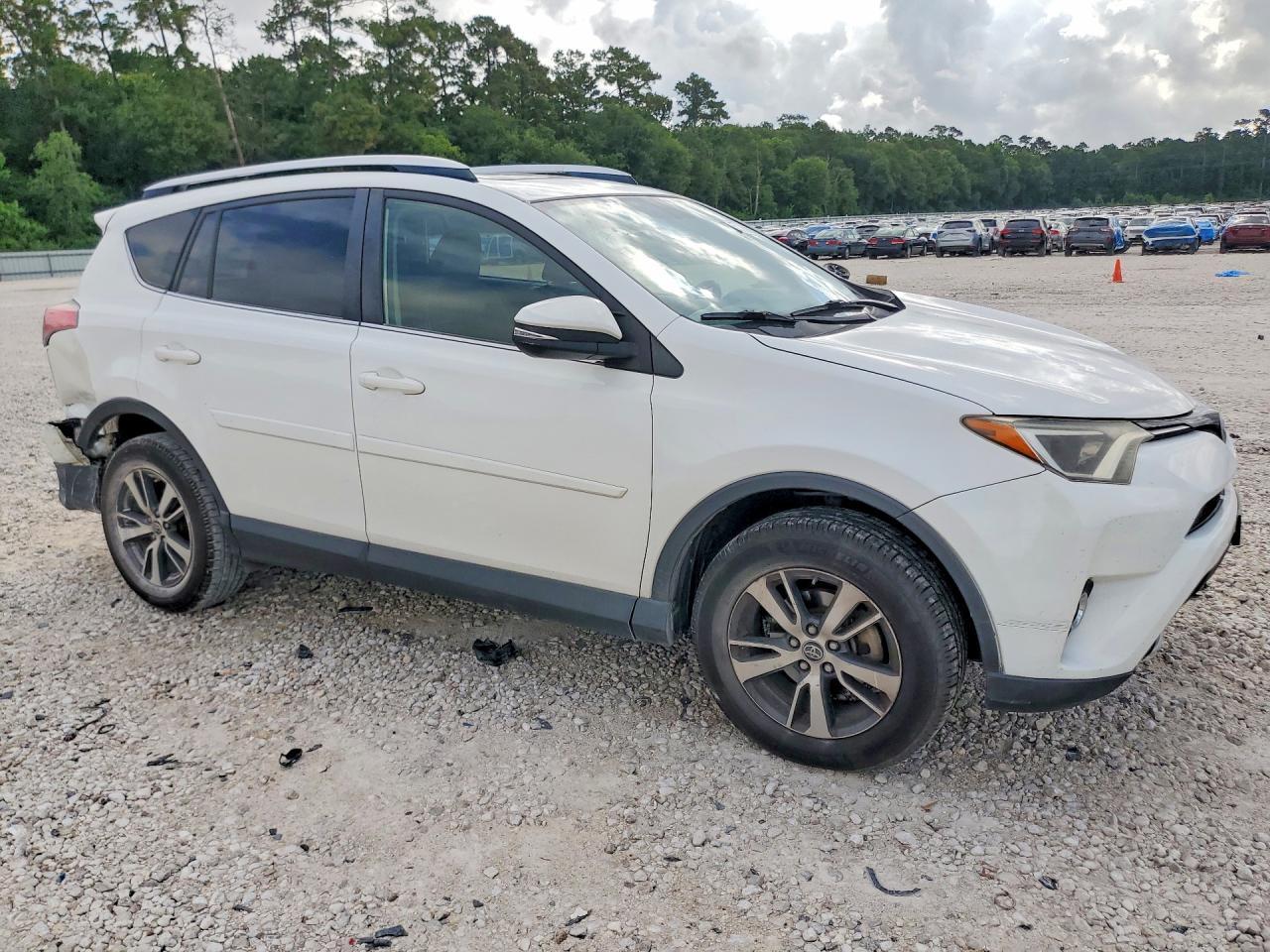 2016 Toyota Rav4 Xle - Фото 4