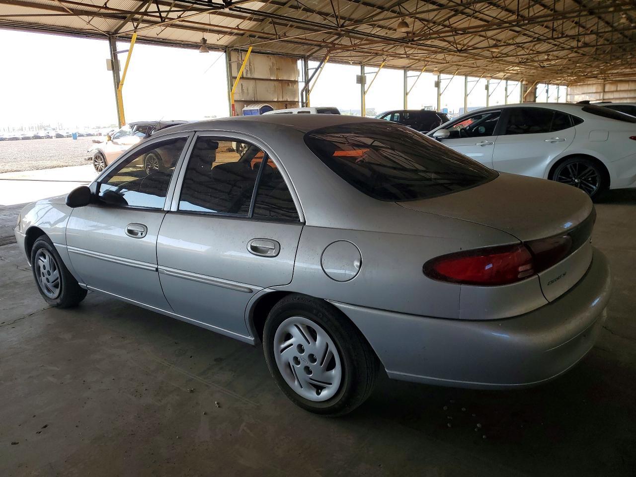 2002 Ford Escort - Image 2
