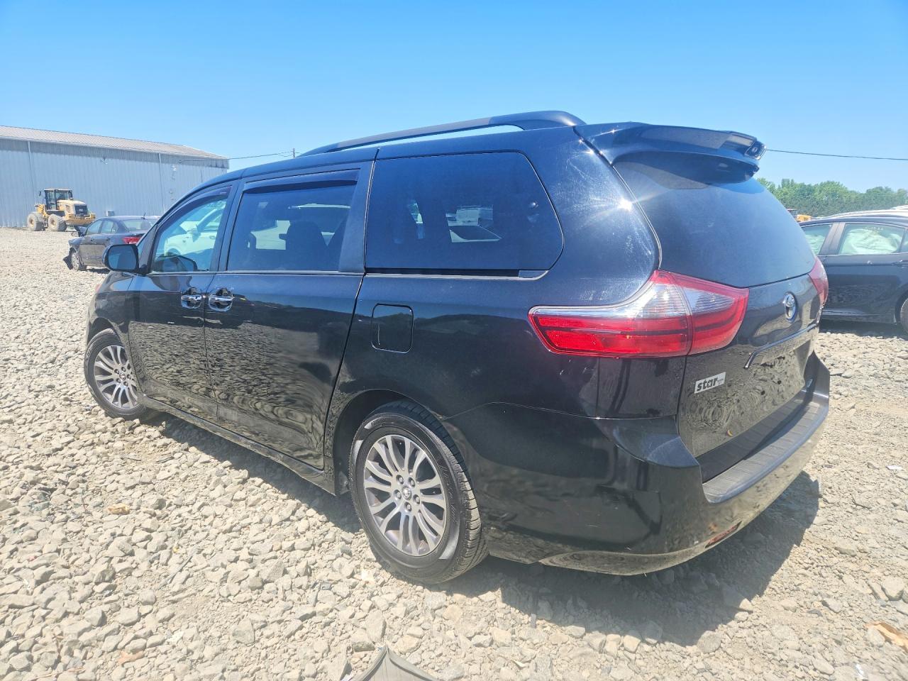 2020 Toyota Sienna Xle 8-Passenger - Фото 2
