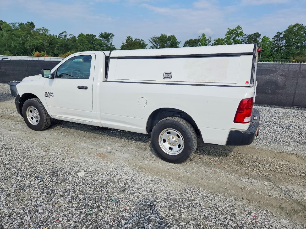 2019 Ram 1500 Classic Tradesman - Фото 2