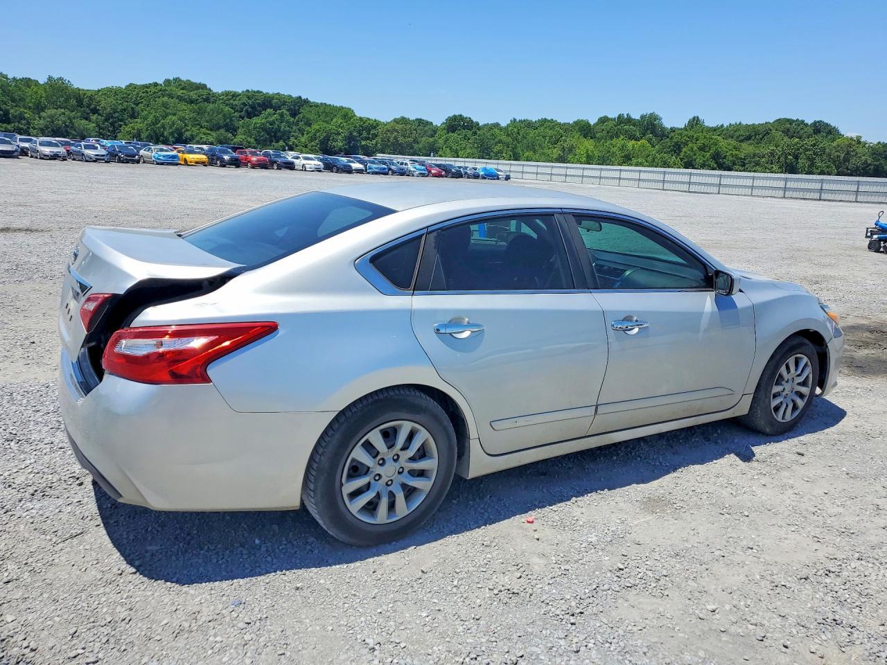 2016 Nissan Altima 2.5 - Фото 3