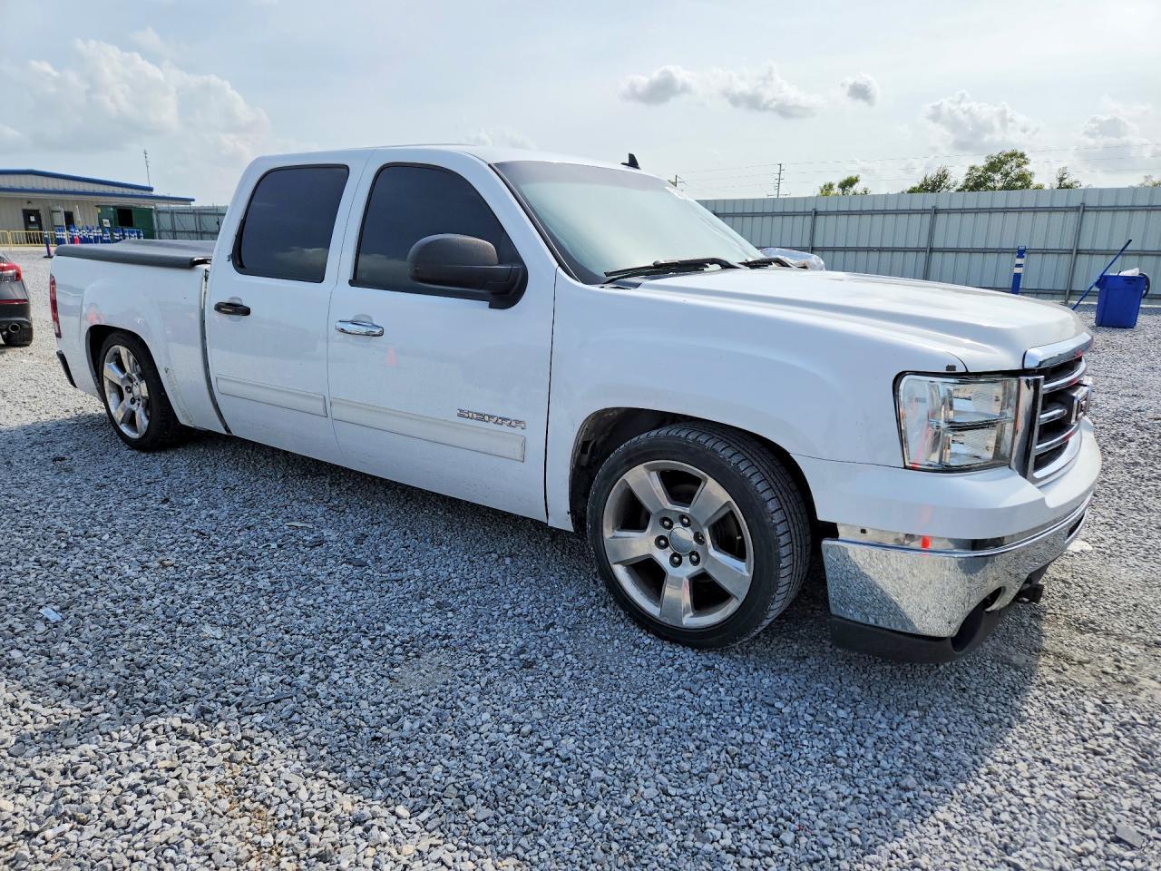 2012 GMC Sierra - Image 4
