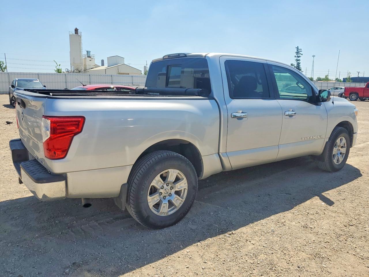 2019 Nissan Titan Sv - Фото 3