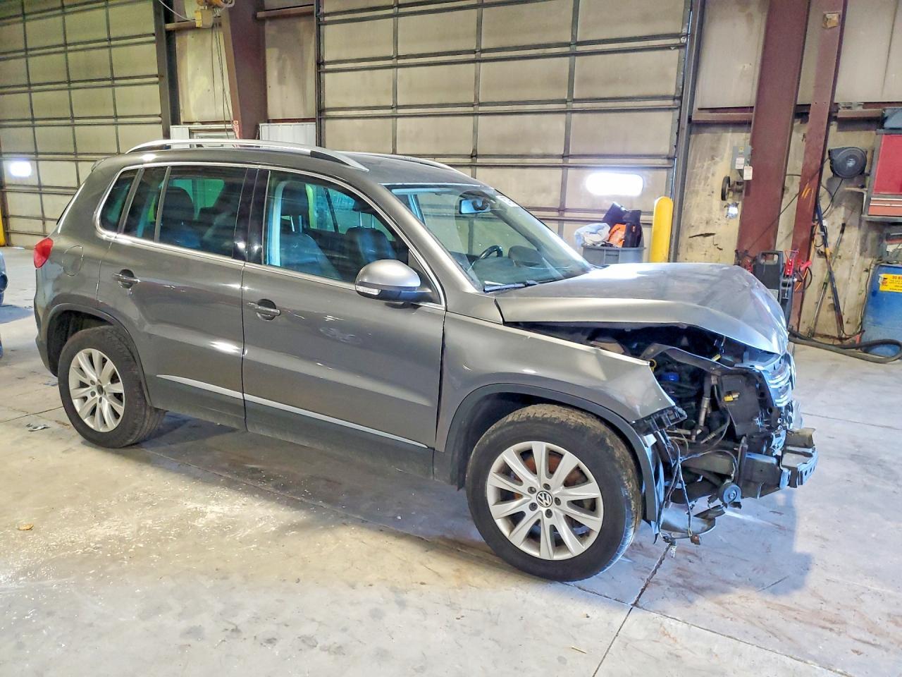2014 Volkswagen Tiguan S - Image 4