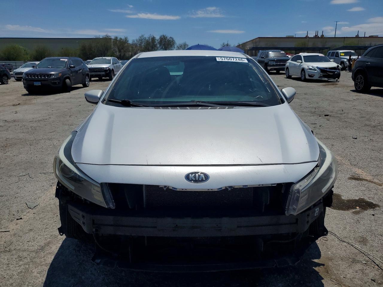 2017 Kia Forte Lx - Image 5