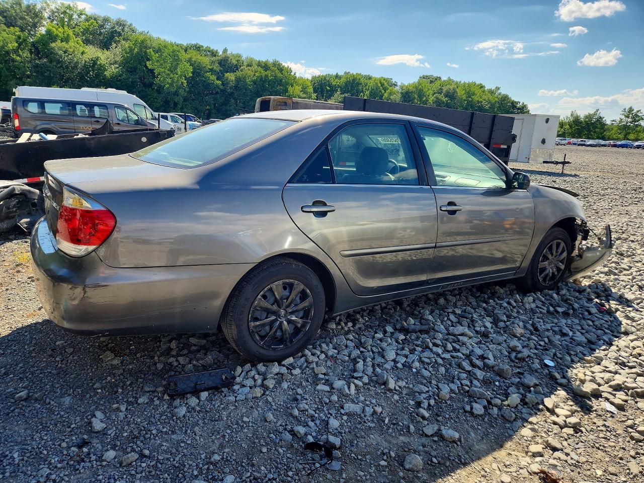 2005 Toyota Camry Le - Фото 3