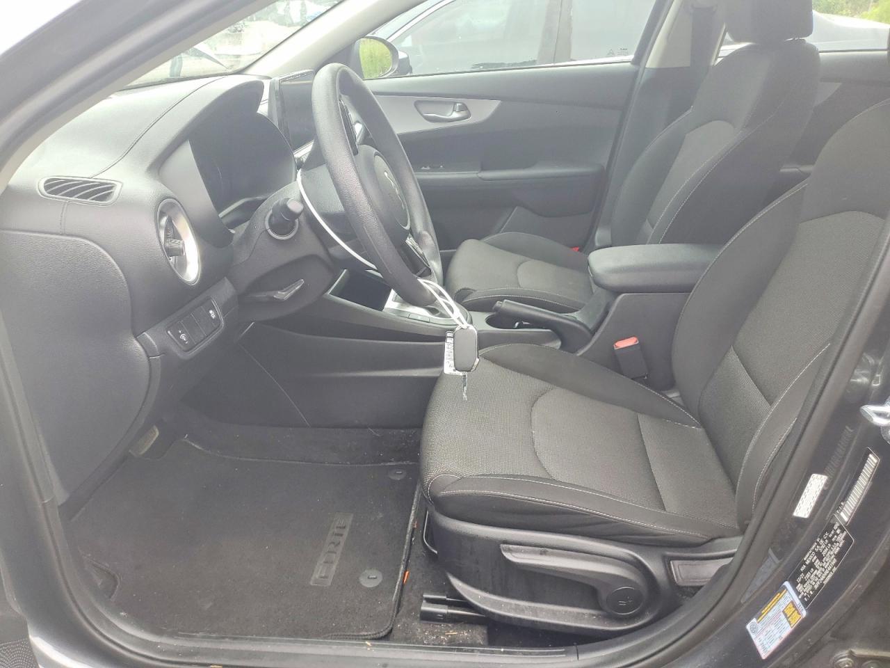2022 Kia Forte Lxs - Image 7