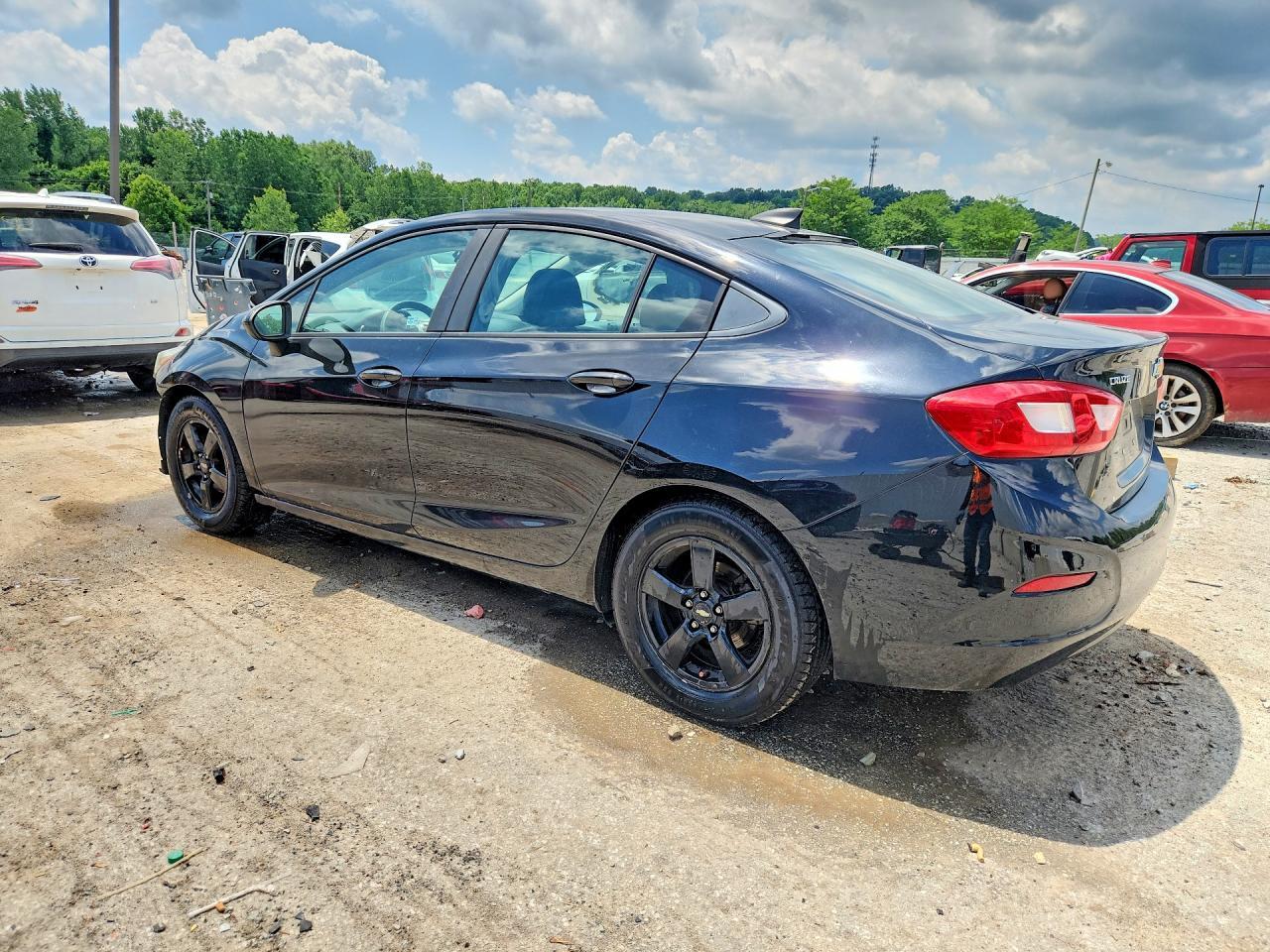 2016 Chevrolet Cruze Ls - Image 2