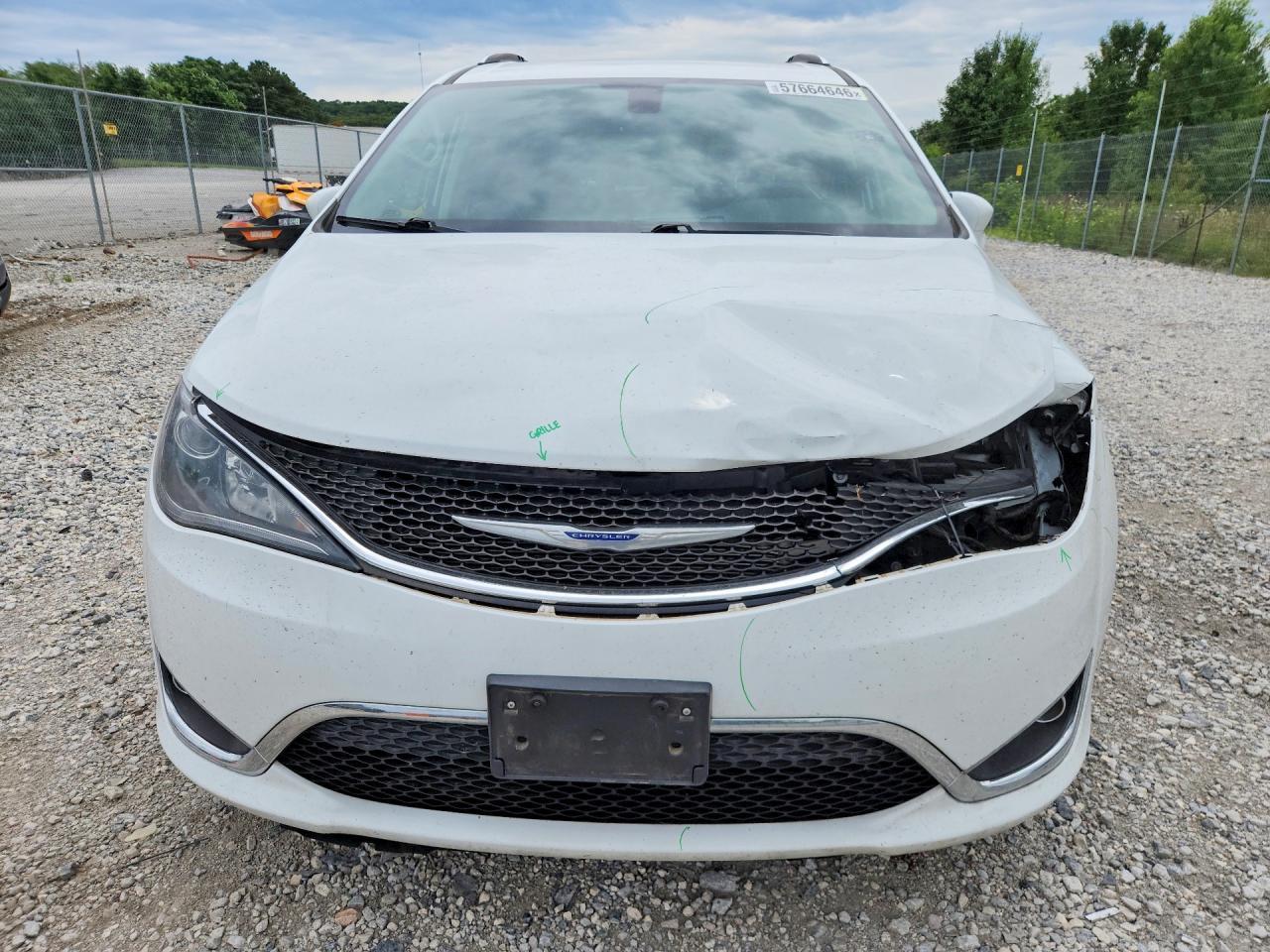 2020 Chrysler Pacifica Touring L - Фото 5