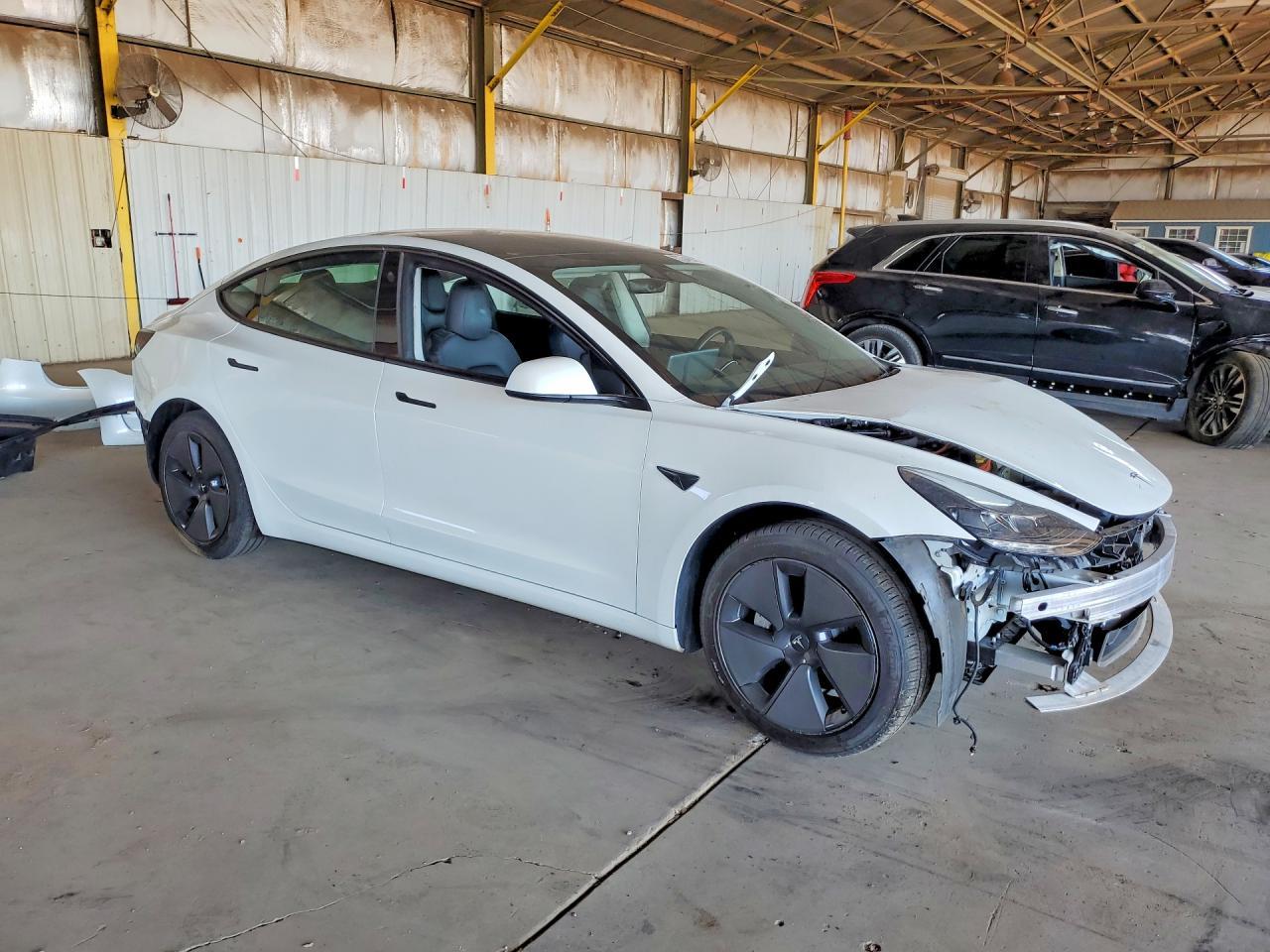 2023 Tesla Model 3 - Фото 4