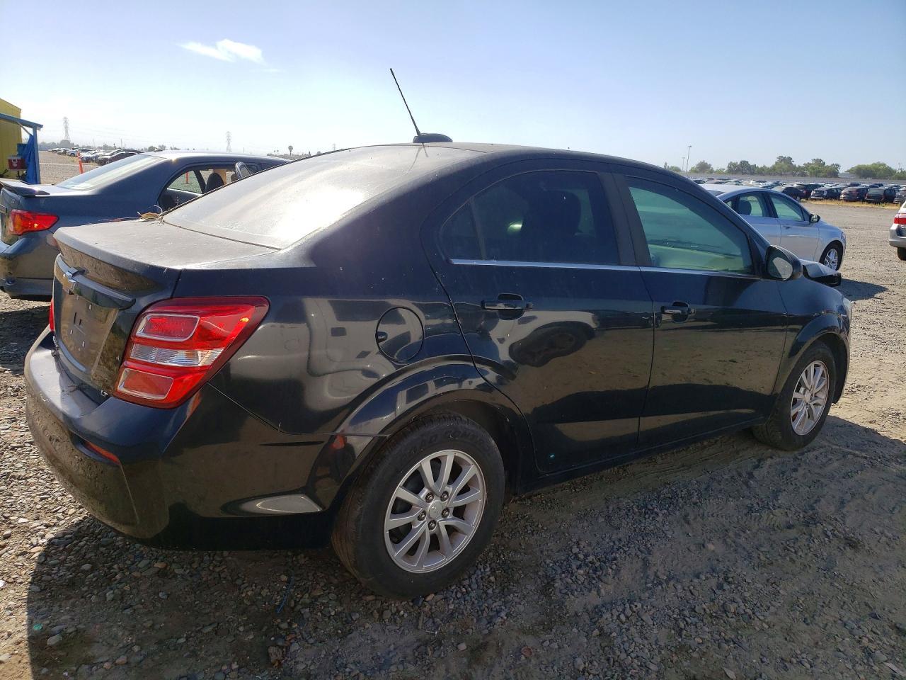 2017 Chevrolet Sonic Lt - Фото 3
