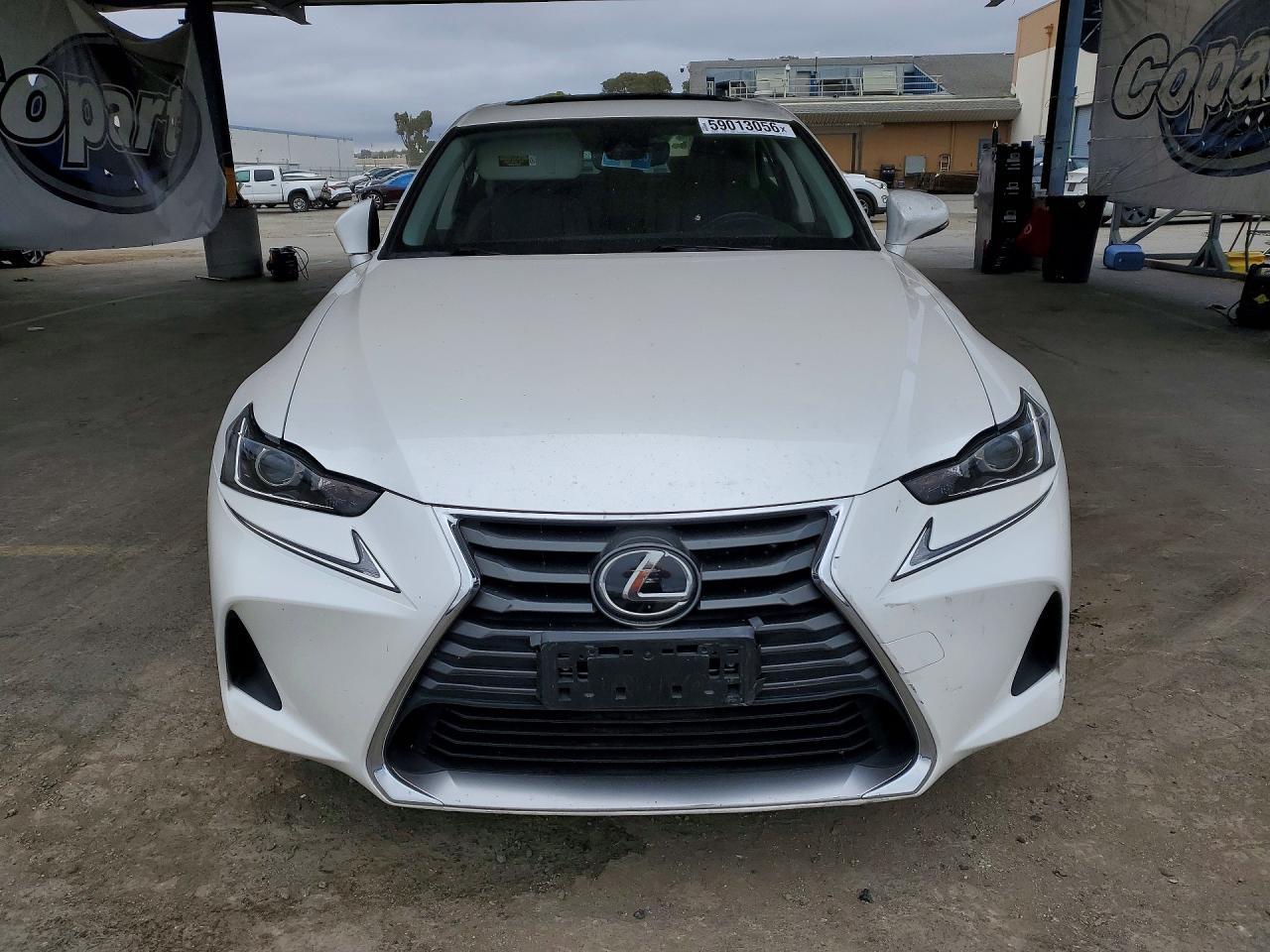 2019 Lexus Is 300 - Image 5