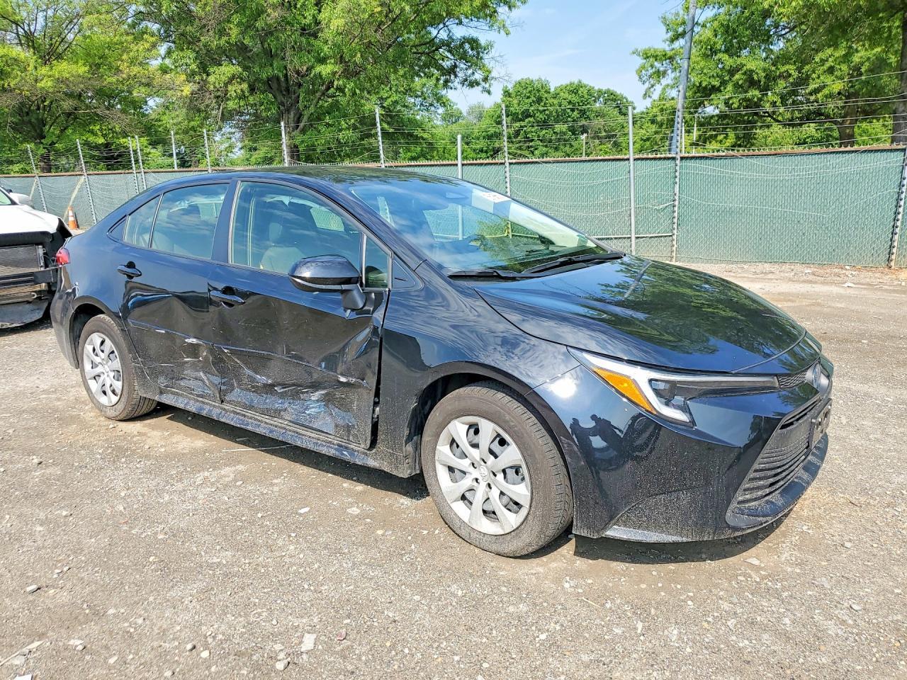 2025 Toyota Corolla Hybrid Le - Image 4