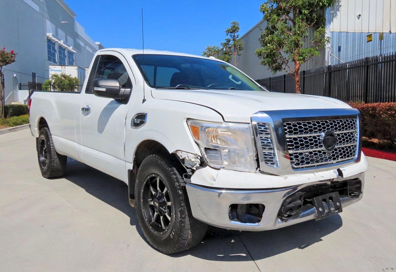 2017 Nissan Titan Sv