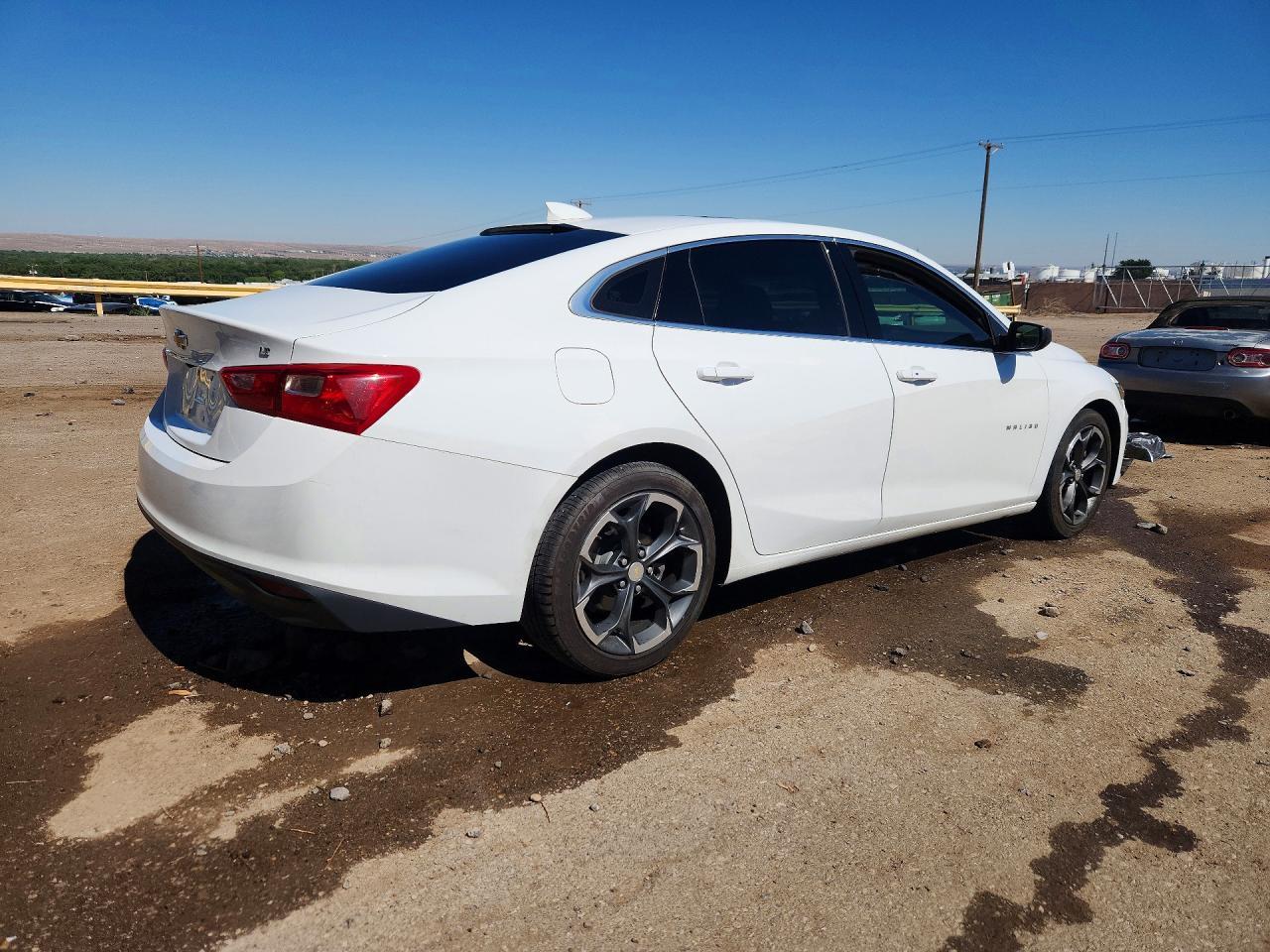 2023 Chevrolet Malibu Lt - Image 3