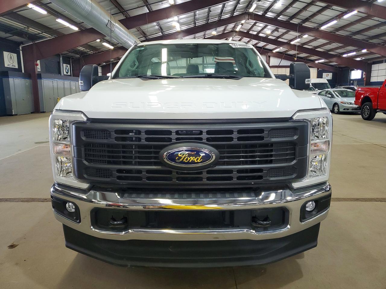 2023 Ford F250 Super Duty - Фото 5