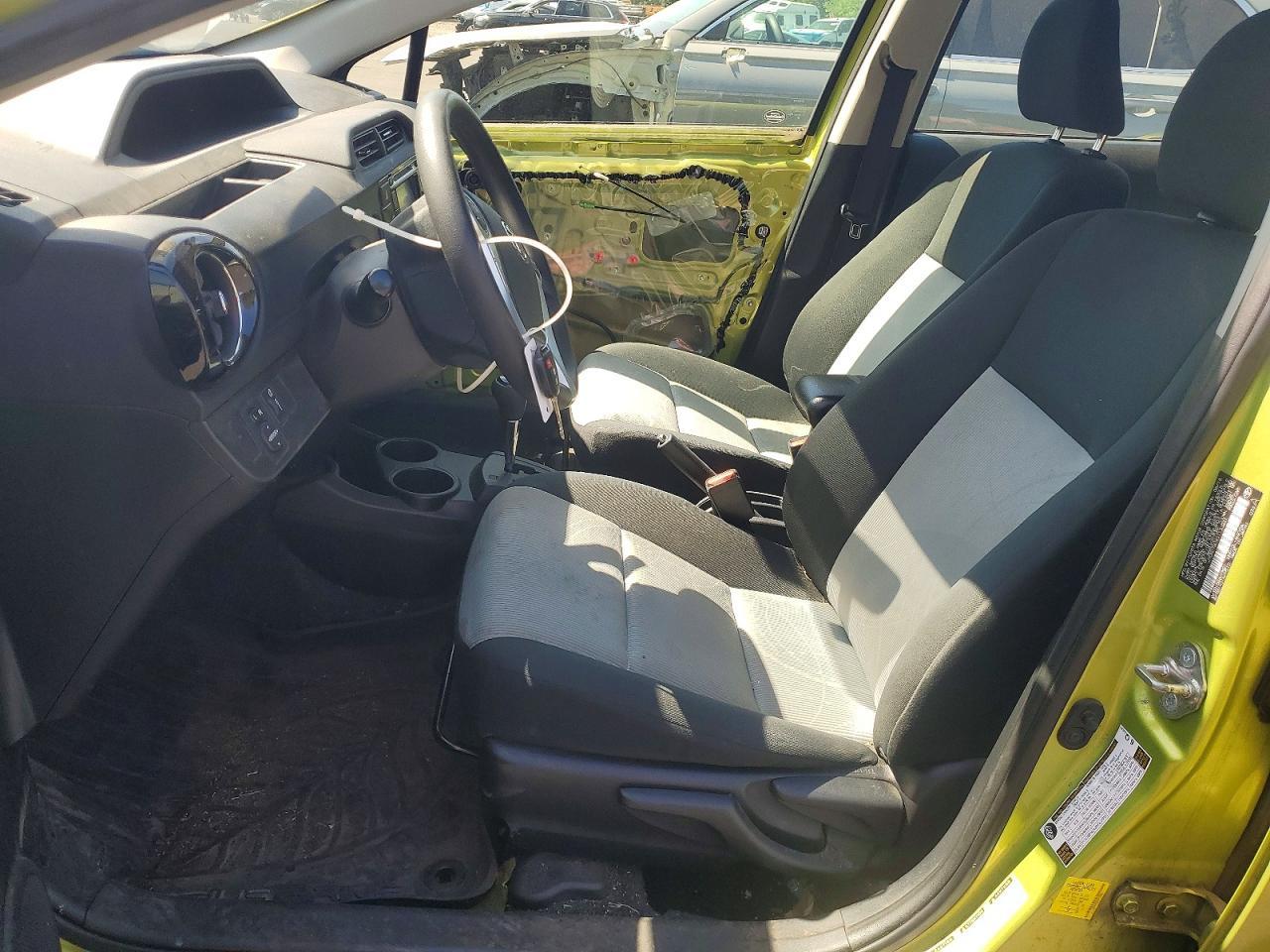 2016 Toyota Prius C Two - Image 7