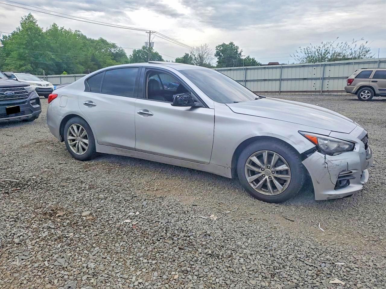 2017 Infiniti Q50 2.0T Premium - Image 4