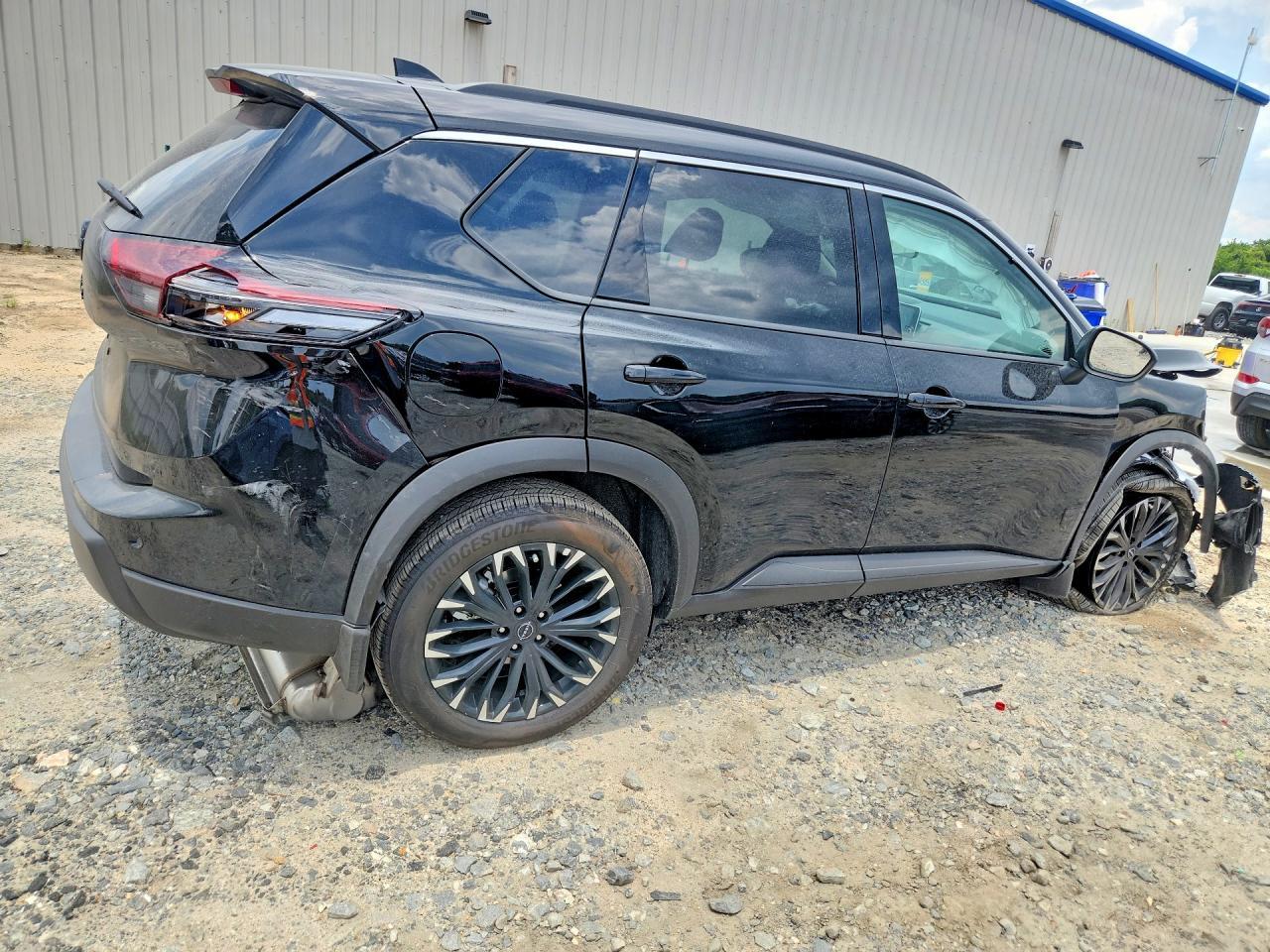 2026 Nissan Rogue Dark Armor - Фото 3