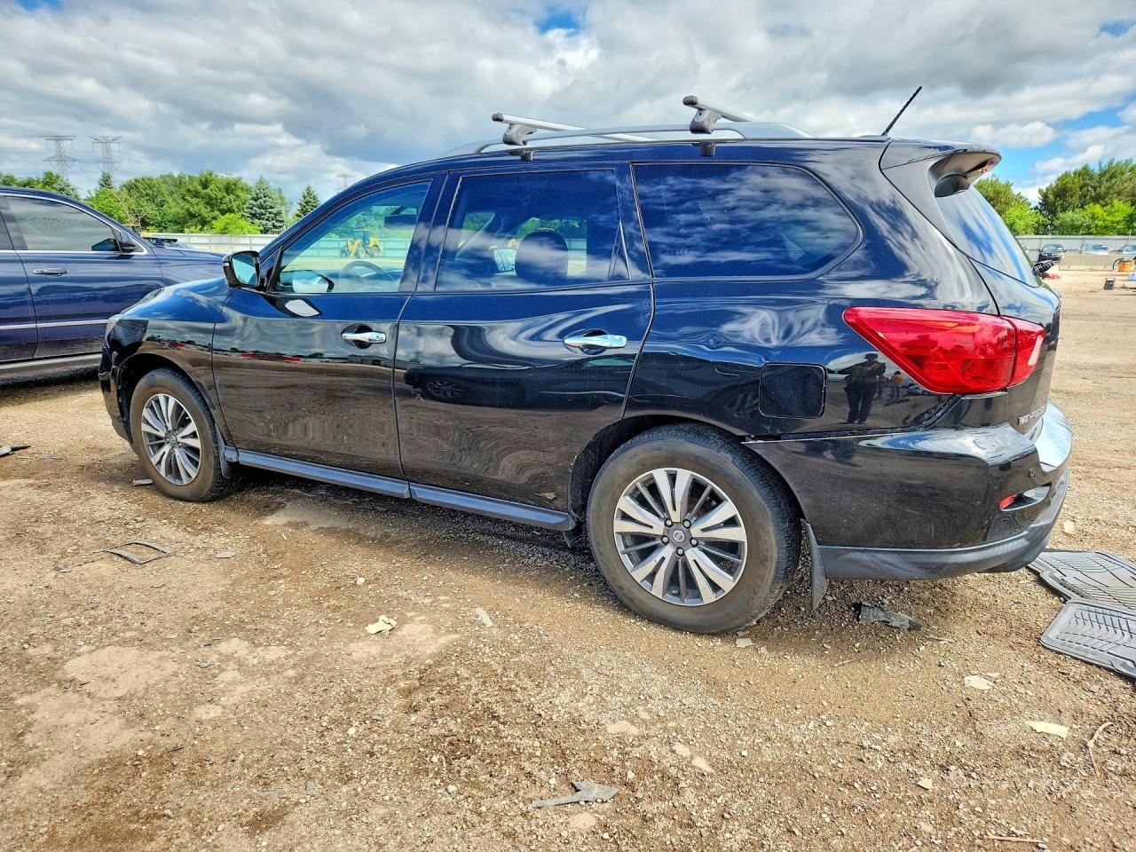 2017 Nissan Pathfinder Sl - Фото 2