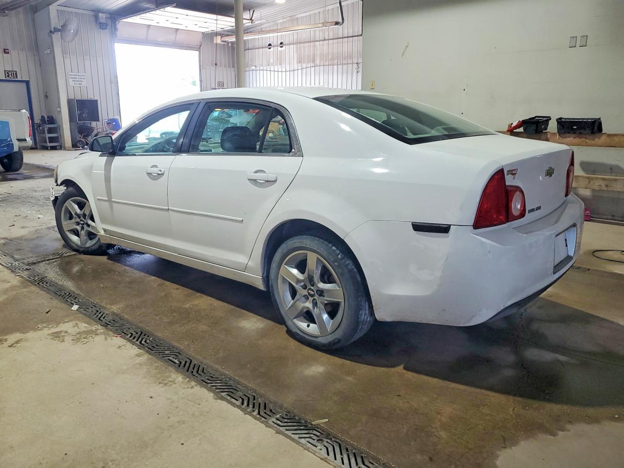 2009 Chevrolet Malibu Ls - Фото 2