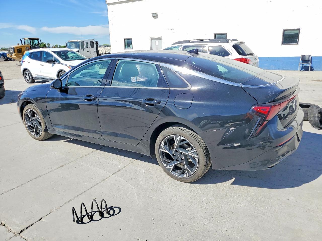 2025 Kia K5 Gt Line - Image 2