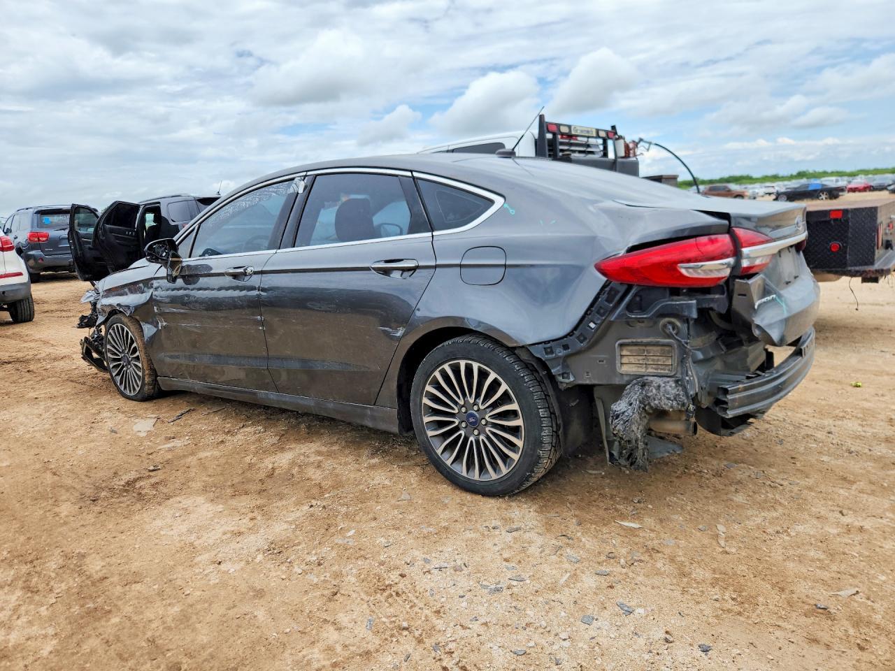 2018 Ford Fusion Titanium - Фото 2