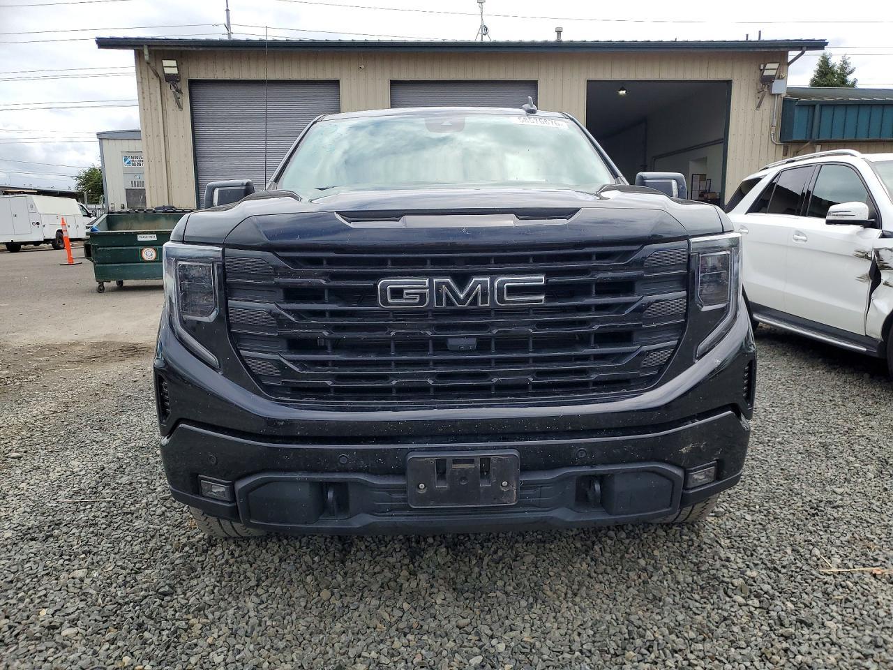 2025 GMC Sierra K1500 Elevation - Image 5